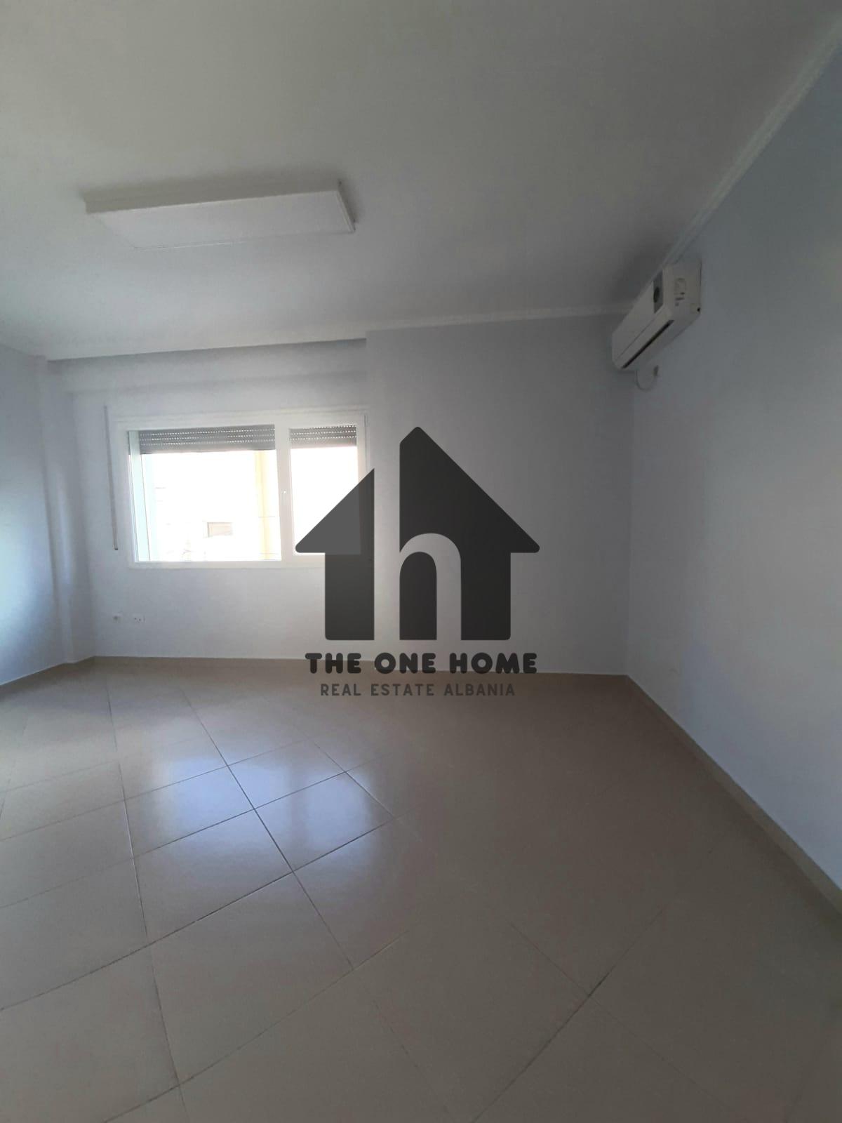 Office for rent in Tiranë 2