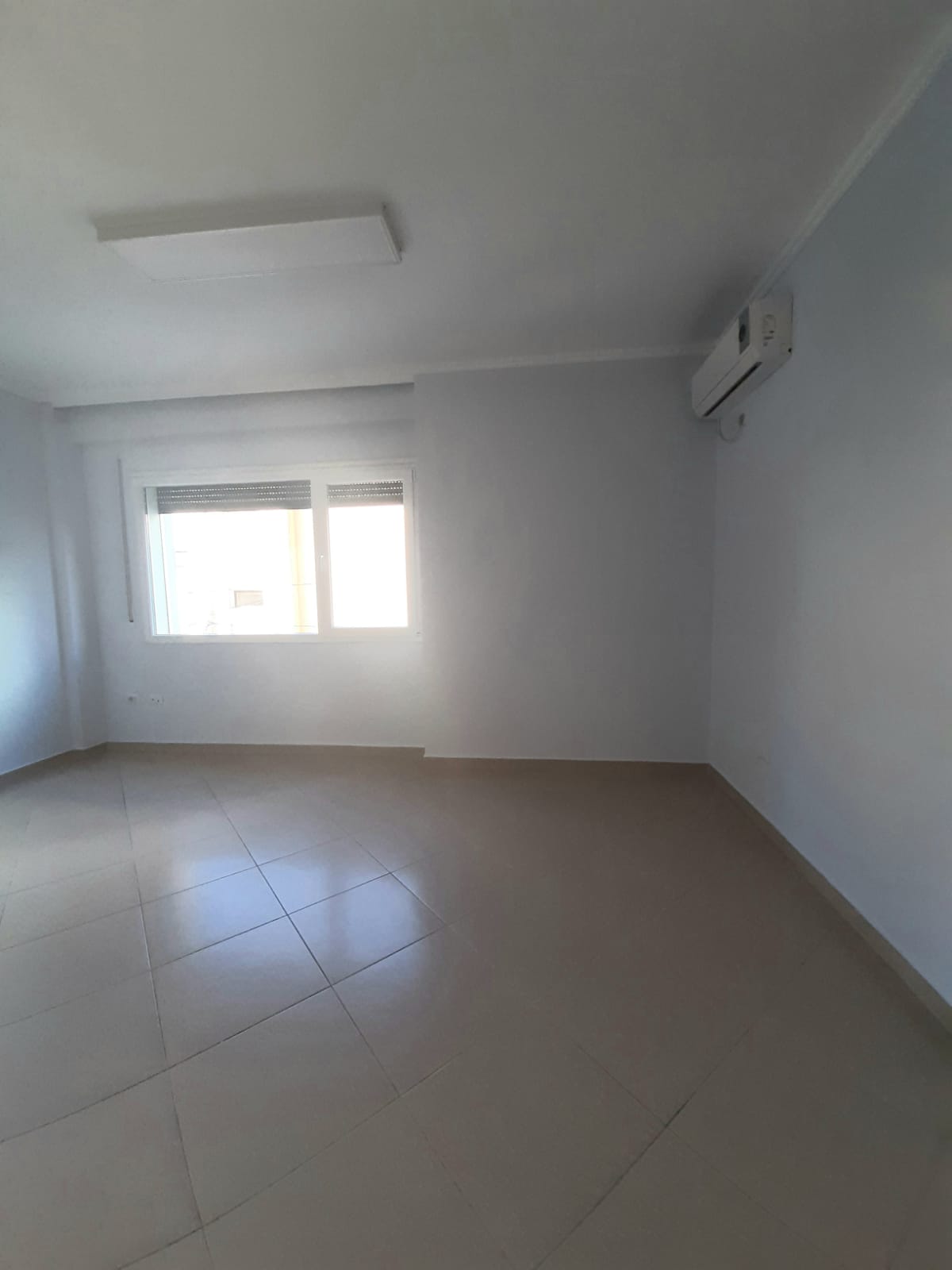 Office for rent in Tiranë 2