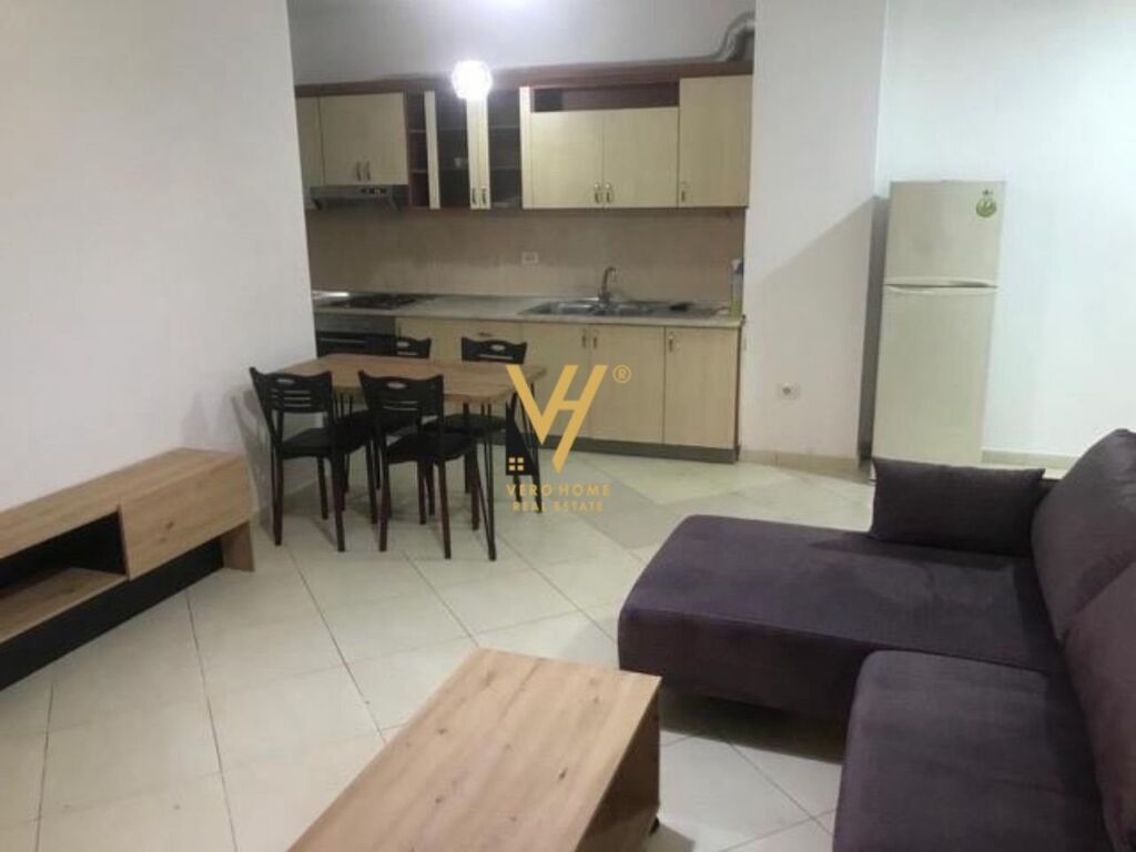 Jepet Apartament 2+1+ballkon te Rruga Besim Alla , Yzberisht 80 m2 3