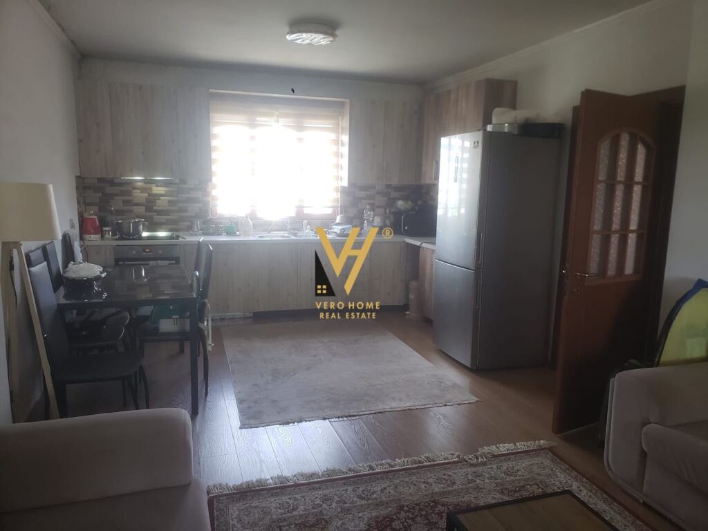Jepet shtepi private 2+1+2 me qera te Rruga Mihal Grameno 117 m2 2