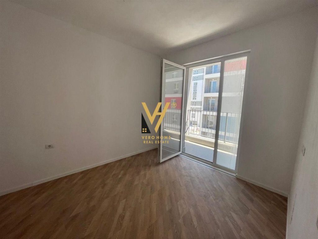 SHITET APARTAMENT1+1+BLK TEK UNIVERS CITY 90.000 EURO 2