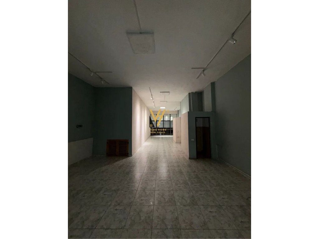 JEPET AMBIENT BIZNESI 82 M2 ME QIRA TE RRUGA E DIBRES 850 EURO 2