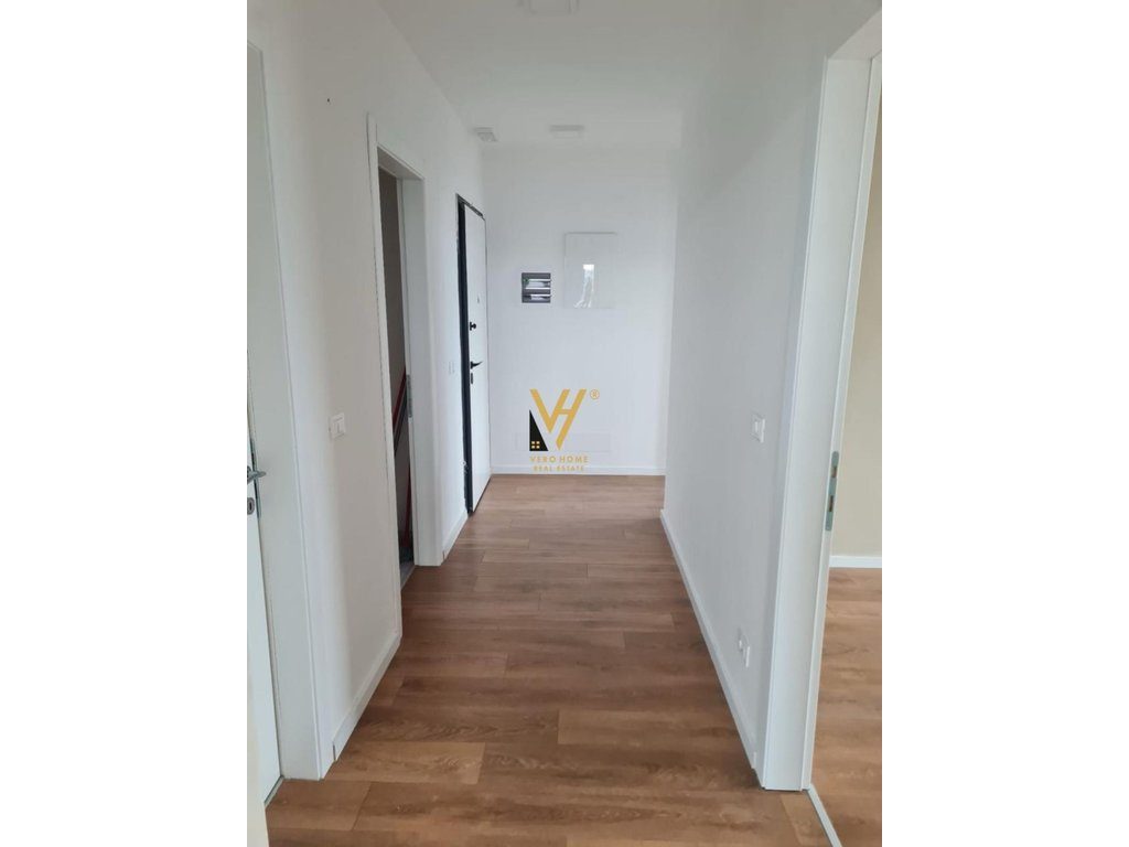 JEPET ZYRE 140 M2 ME QERA TE LAKEVIEW RESIDENCE 1.600 EURO 3