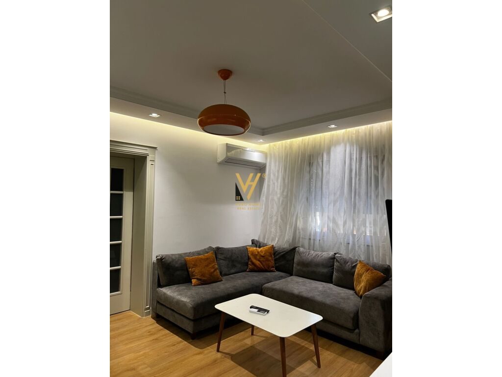 Jepet Apartament 3+1+2 me qera te 21 Dhjetori 130 m2 2