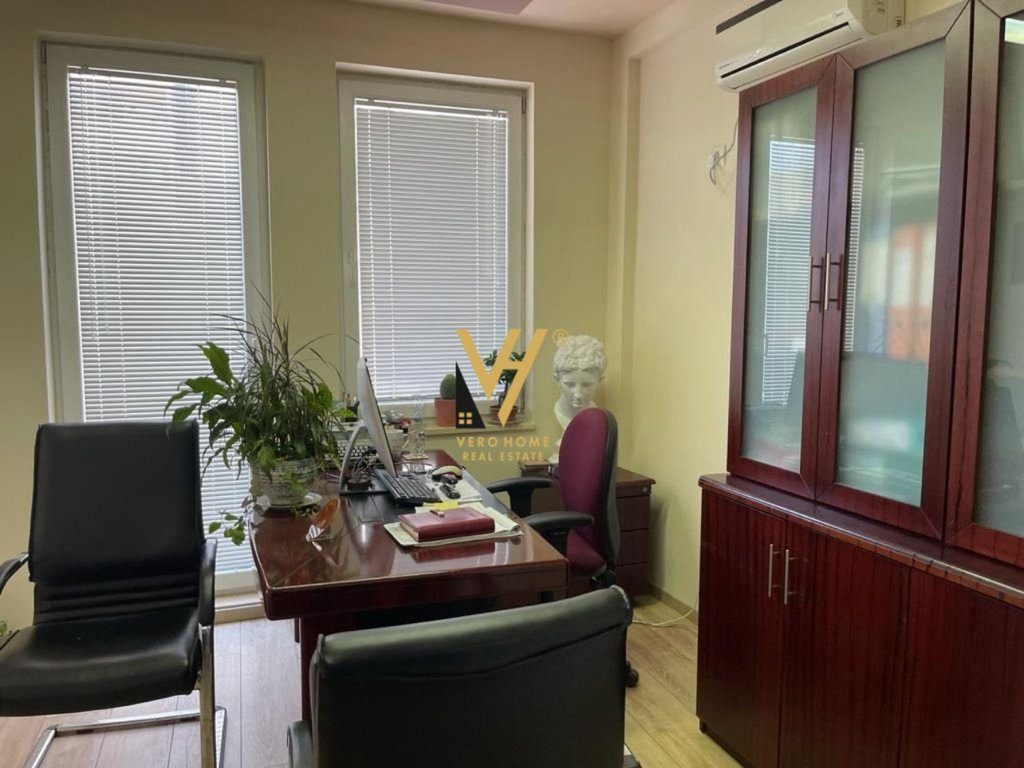 JEPET ZYRE 120 M2 ME QIRA NE QENDER 160.000 LEKE 4
