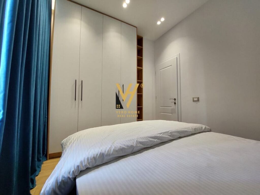 Jepet Apartament 1+1 me qera te Blloku 75 m2 3