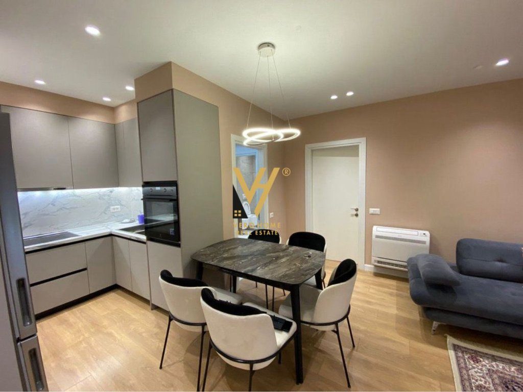 JEPET APARTAMENT 2+1+2 ME QERA TE RRUGA E DIBRES 800 EURO 2
