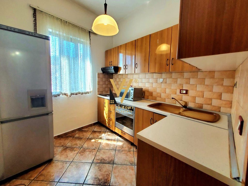 JEPET APARTAMENT 2+1+3BLK ME QIRA TE RRUGA E DURRESIT 60.000 LEKE 2