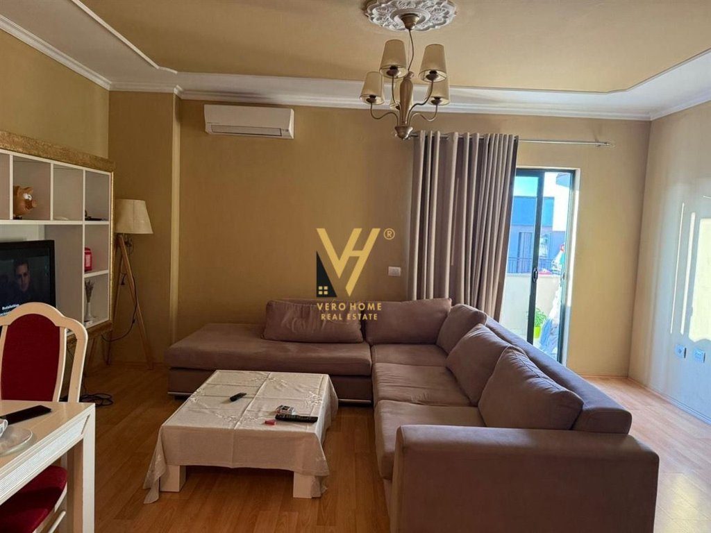 JEPET APARTAMENT 1+1+BLK ME QIRA TE RRUGA BESIM ALLA 45.000 LEKE