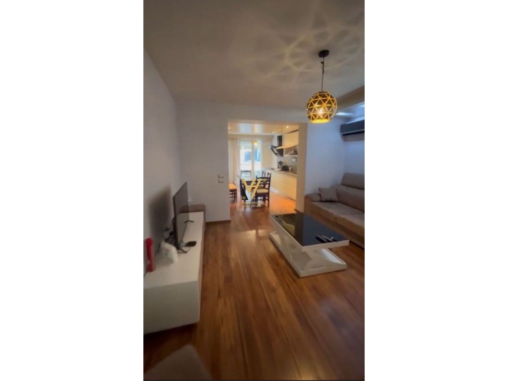 JEPET APARTAMENT 2+1+2 ME QERA TE RR.MARGARITA TUTULANI 100.000 LEKE 2