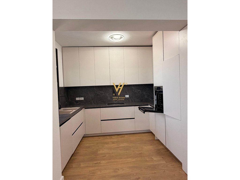 JEPET APARTAMENT 2+1+2+BLK ME QERA NE VLORE 1.500 EURO 2