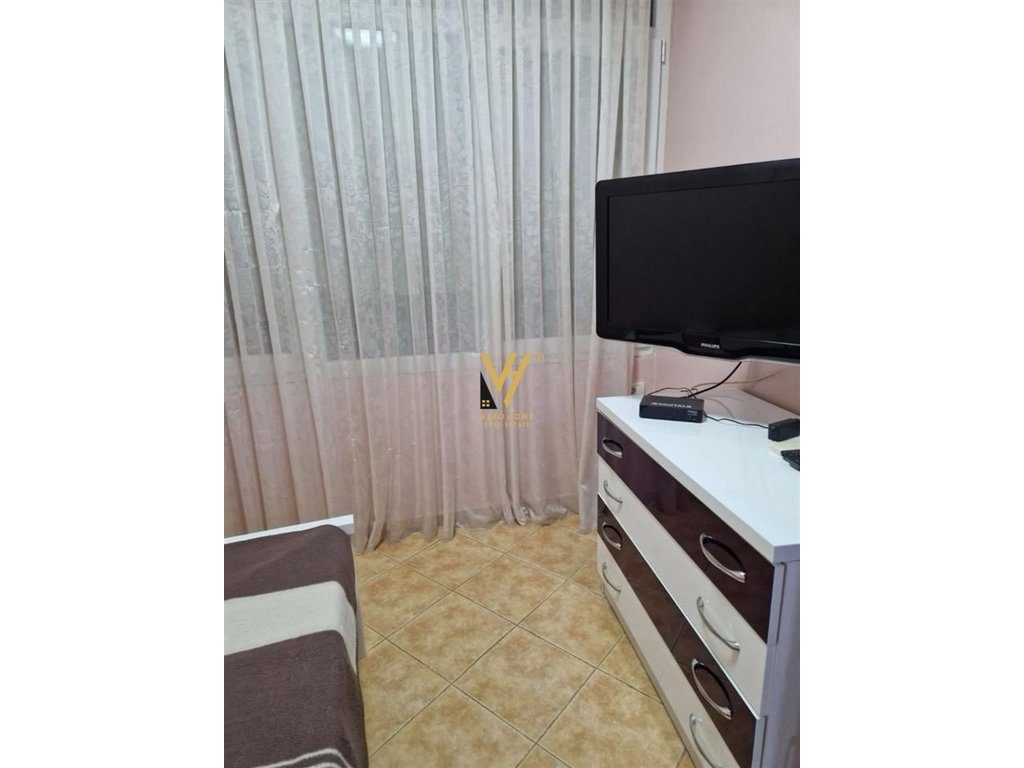 JEPET APARTAMENT 3+1+2+BLK ME QERA TE ZOGU I ZI 800 EURO 4