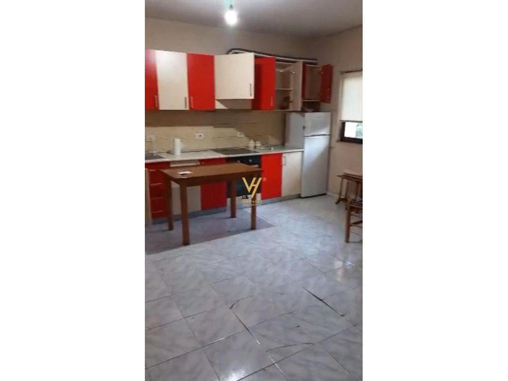 SHITET APARTAMENT 3+1+VERANDE TE KRISTAL CENTER 350.000 EURO