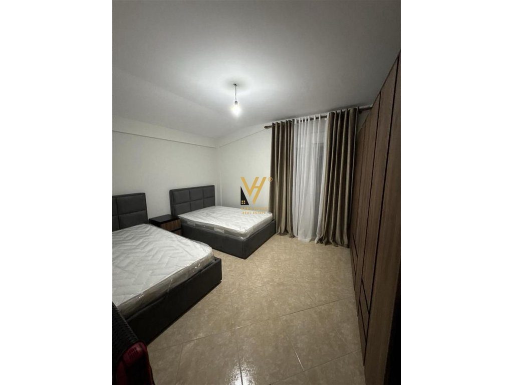 JEPET APARTAMENT 2+1+BLK ME QERA TE KODRA E PRIFTIT 550 EURO 4