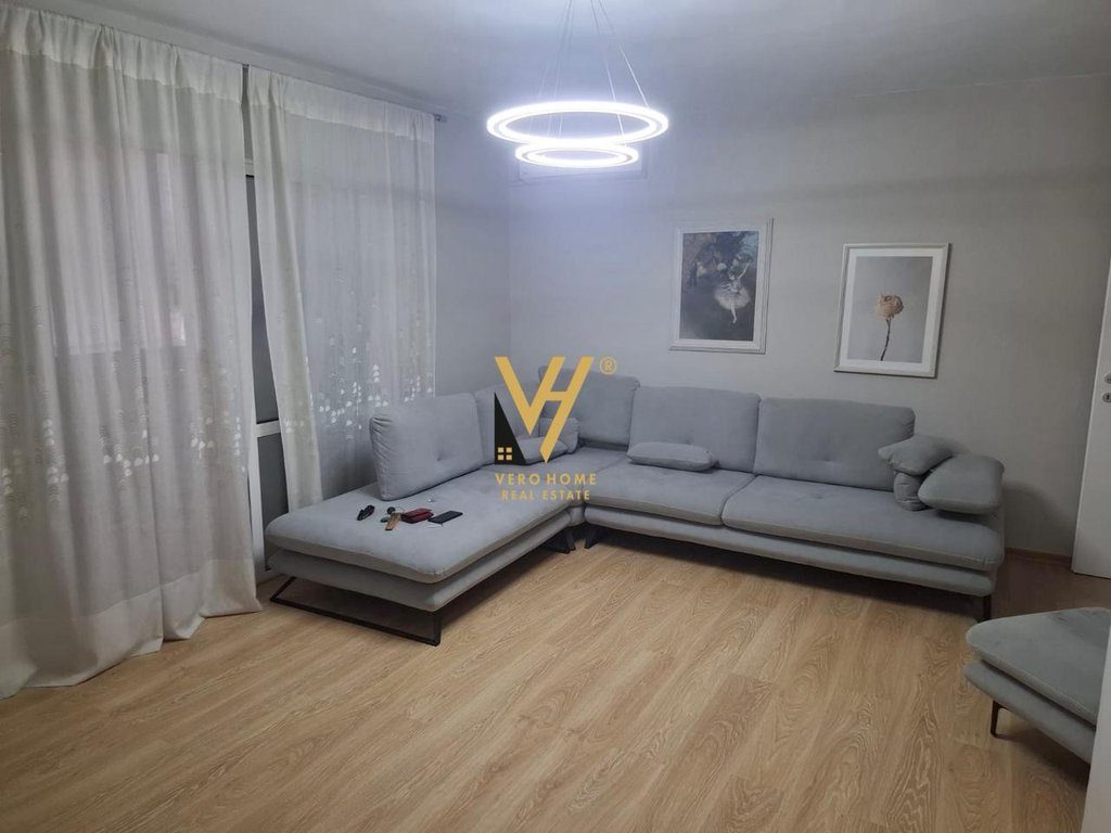 JEPET APARTAMENT 1+1 ME QIRA NE VASIL SHANTO 550 EURO