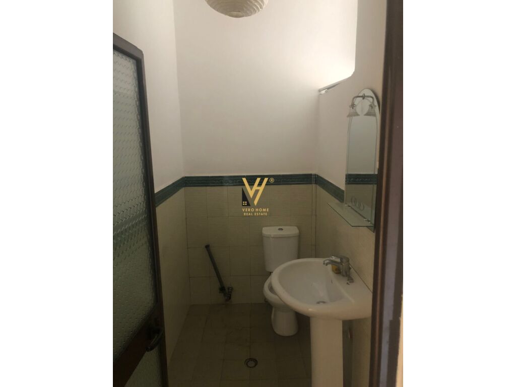 Jepet zyre me qera te Komuna e Parisit 125 m2