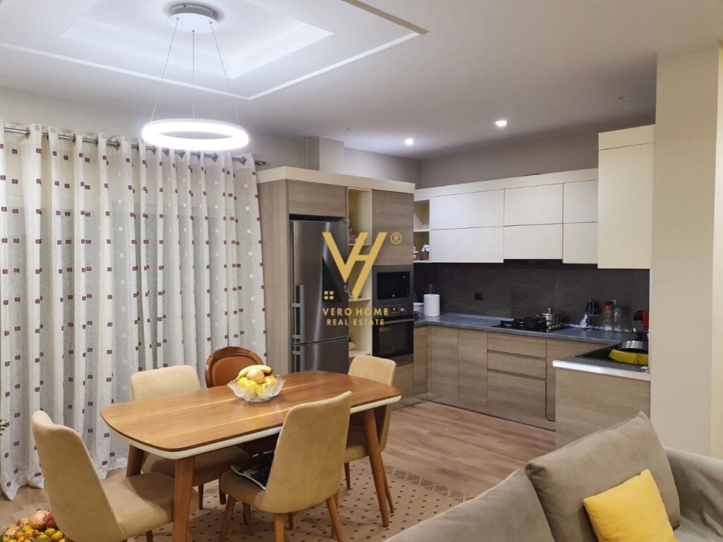 Shitet vile 3 kateshe te Zogu i ZI 590 m2 4