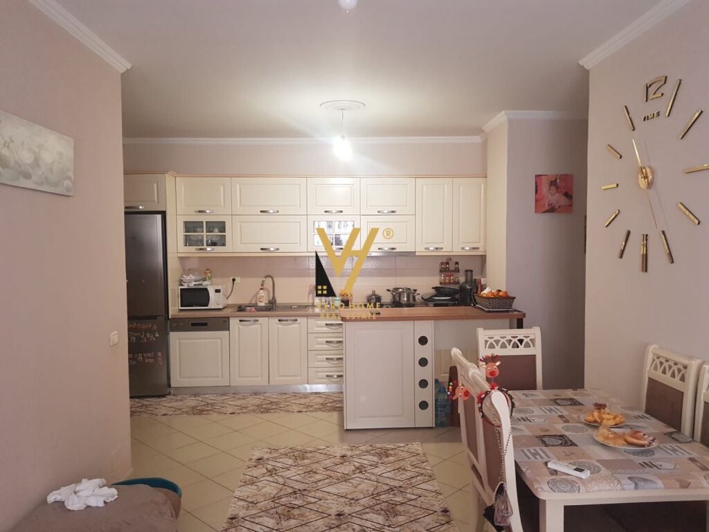 Jepet Apartament 2+1+ballkon me qera te Rruga Besim Alla 90 m2