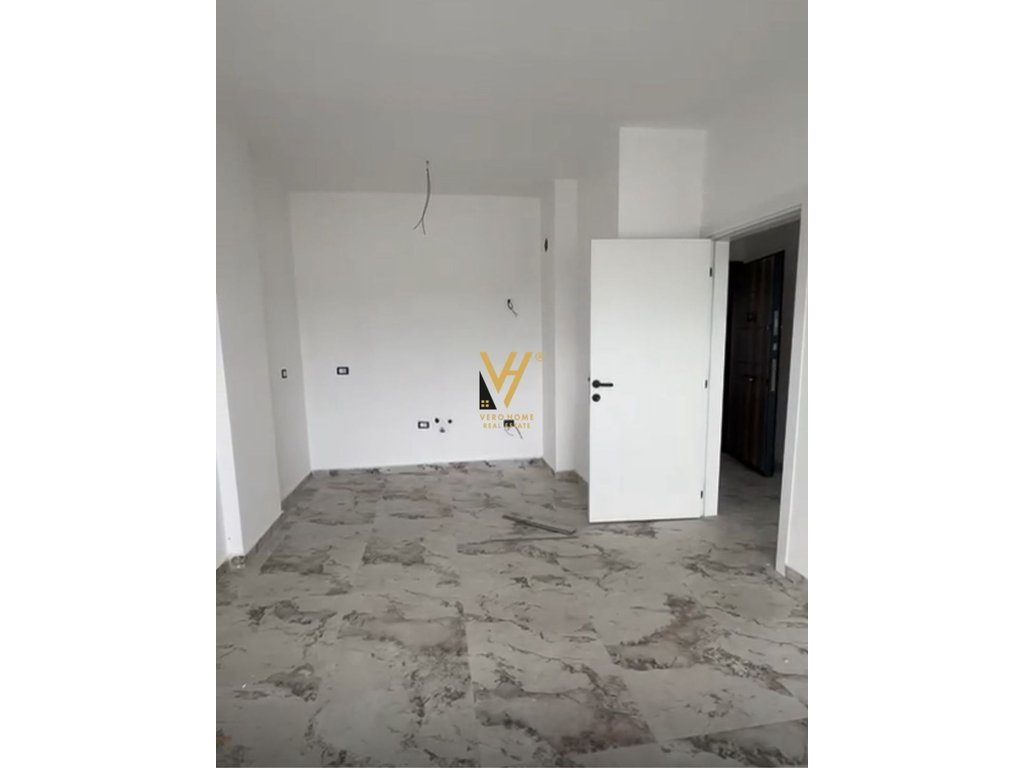 SHITET APARTAMENT 1+1 NE GOLEM 80.000 EURO 4