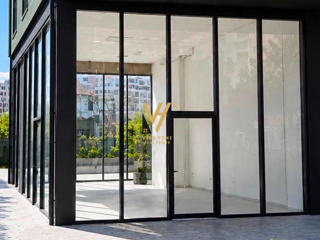 SHITET AMBIENT BIZNESI 75 M2 NE YZBERISHT 410.000 EURO 1