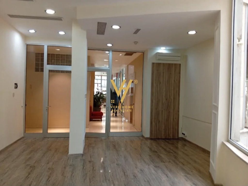 SHITET AMBIENT BIZNESI 34 M2 TE MYSLYM SHYRI 165.000 EURO 3