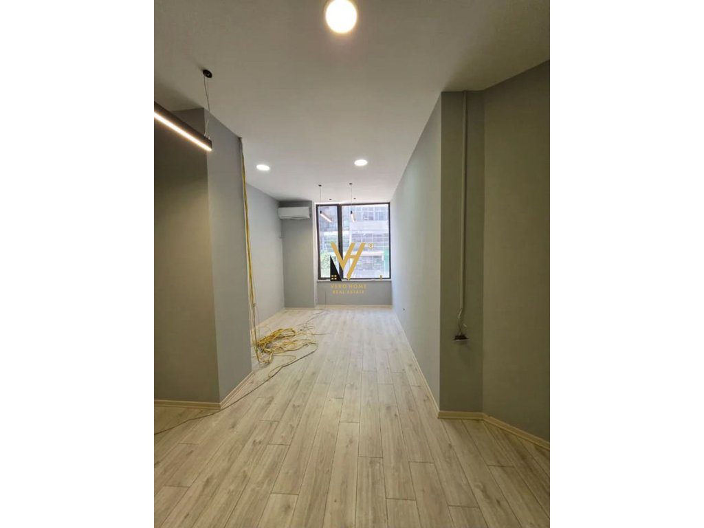 JEPET AMBIENT BIZNESI 31 M2 ME QERA NE DON BOSKO 600 EURO