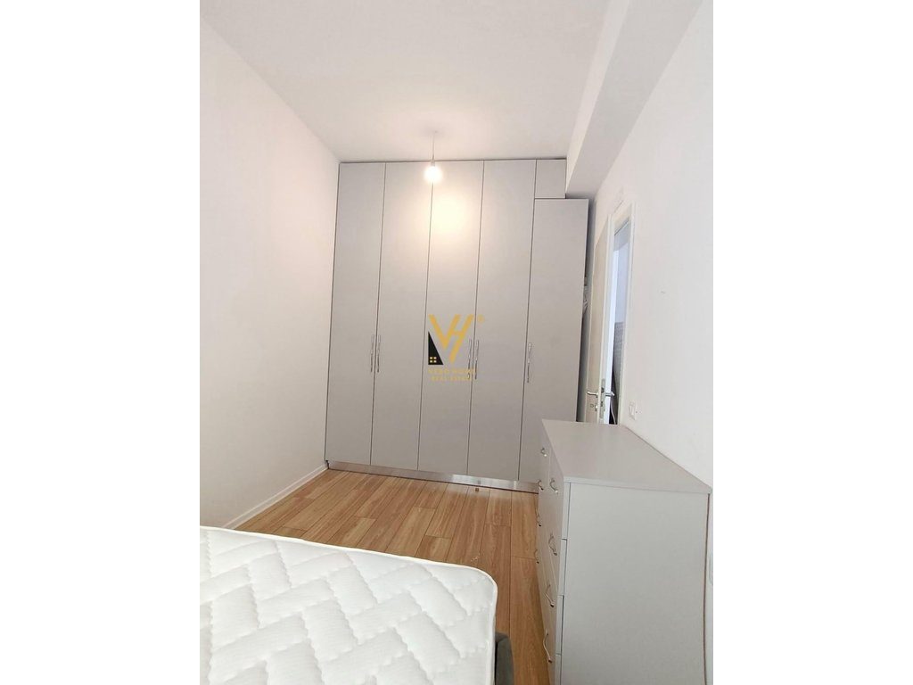 JEPET APARTAMENT 1+1+BLK ME QERA TE MANGALEM, ALI DEM 40.000 LEKE 4