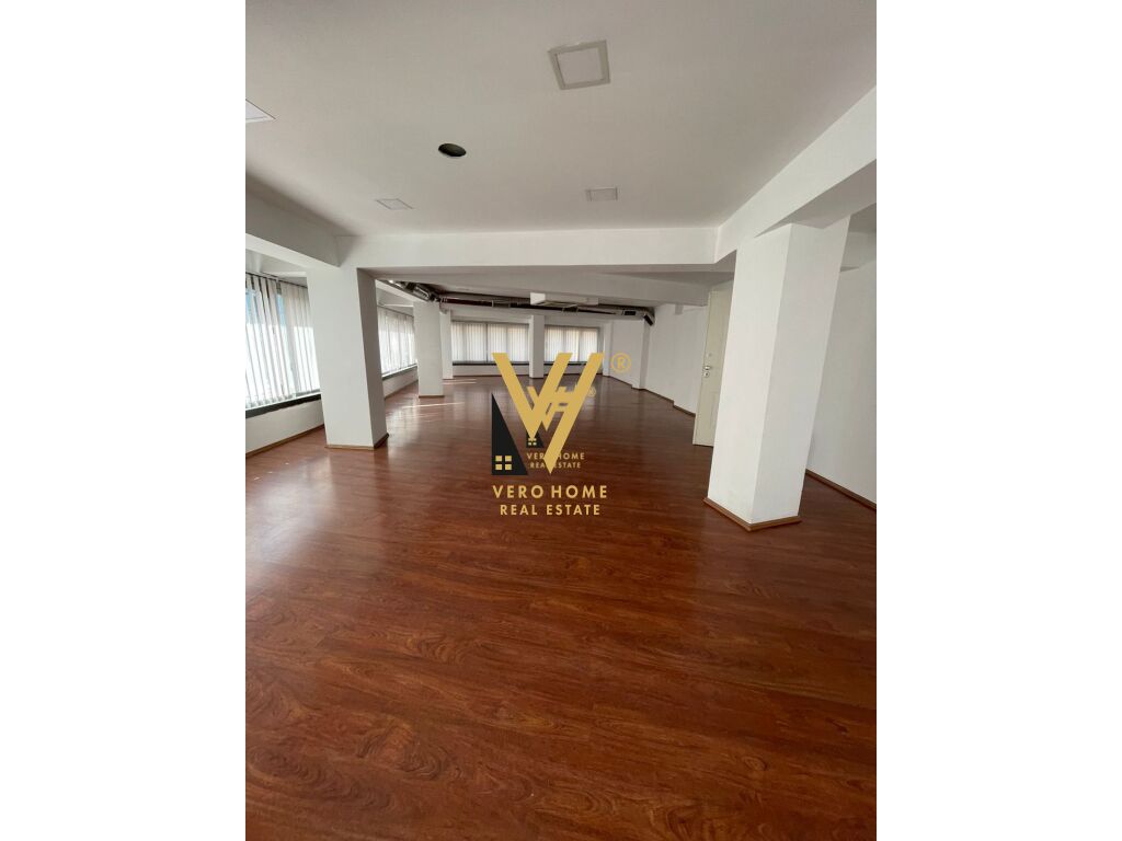 JEPET ZYRE 220 M2 ME QERA TE SELVIA 2.000 EURO