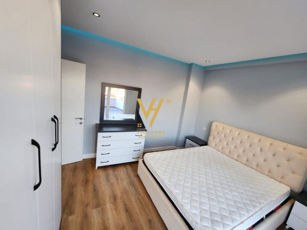 Shitet Apartament 2+1+ballkon te 21 Dhjetori 141 m2 4