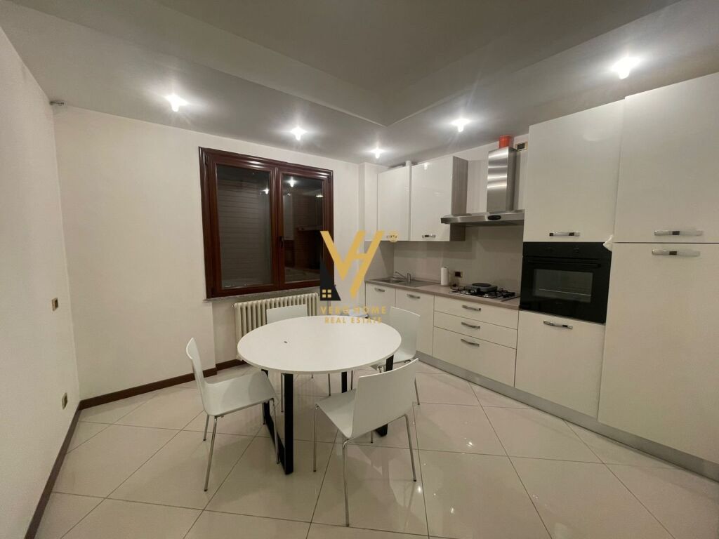 Jepet Apartament 1+1+ballkon me qera ne Kinostudio 75 m2