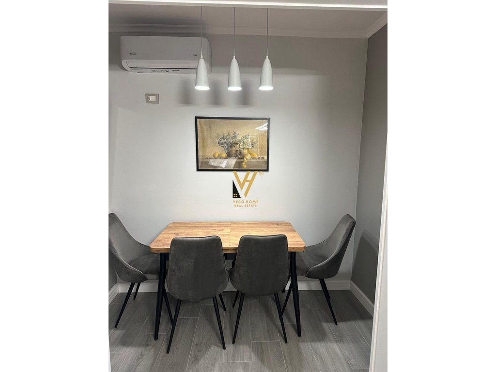 JEPET APARTAMENT 1+1 ME QERA TE SHKOLLA E KUQE 570 EURO 2