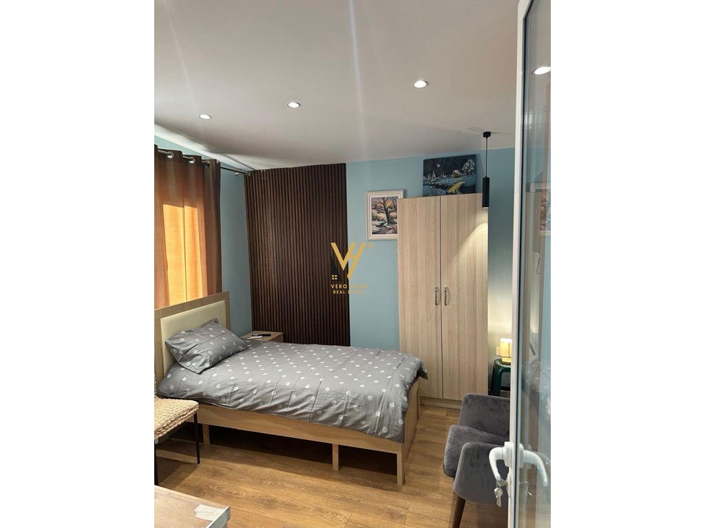 JEPET APARTAMENT 1+1+BLK ME QERA TE PAZARI I RI 650 EURO 3