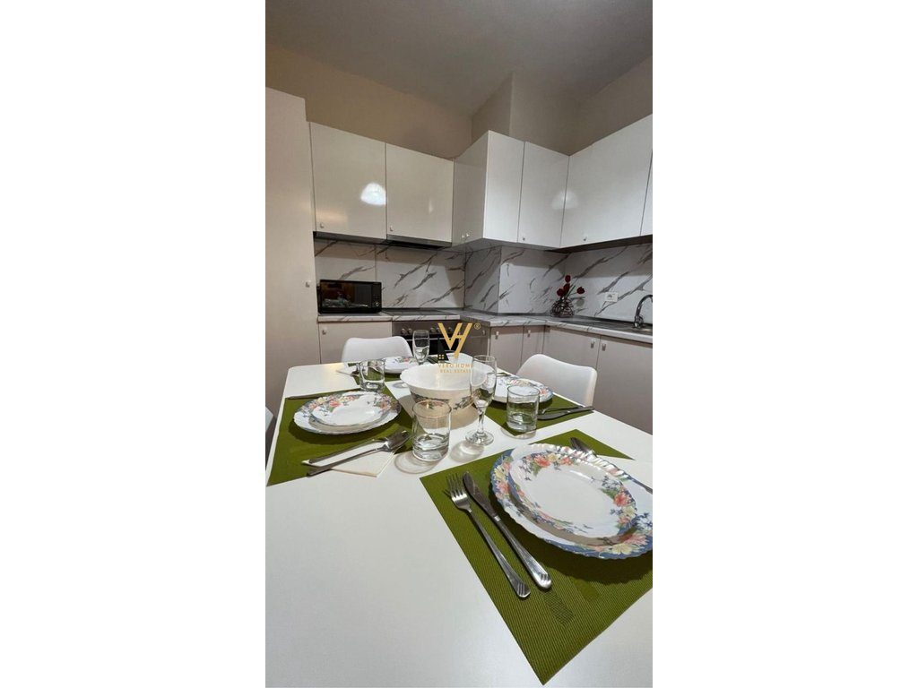 JEPET APARTAMENT 2+1+2+BLK ME QIRA NE BLLOK 80.000 LEKE 3