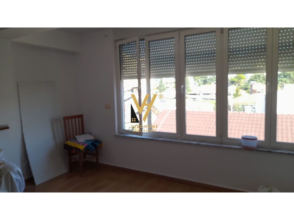 Jepet Apartament 1+1+ballkon me qera pran Rruges se Ambasadave 50 m2