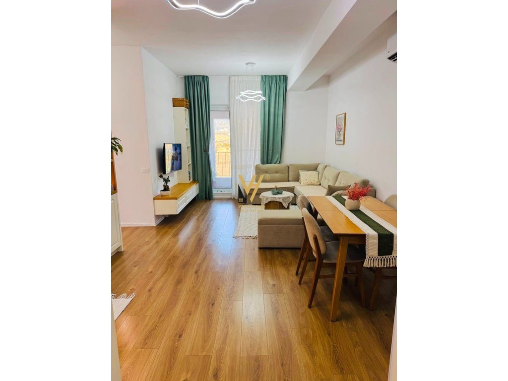 JEPET APARTAMENT 3+1+2+BLK ME QERA TEK REZIDENCA KAIMI 700 EURO