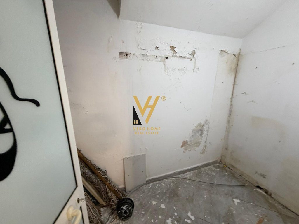 JEPET AMBIENT BIZNESI 150 M2 ME QIRA TE 21 DHJETORI 70.000 LEKE 3