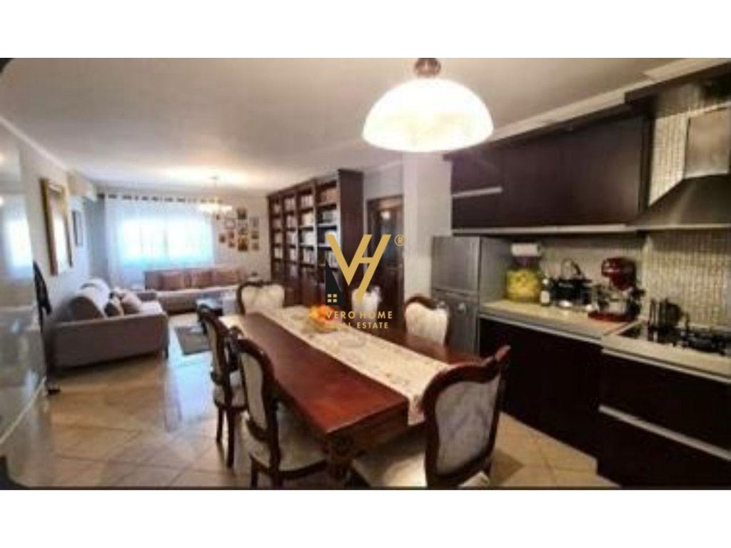 JEPET APARTAMENT 2+1+BLK ME QERA TE ISH ATSH 800 EURO