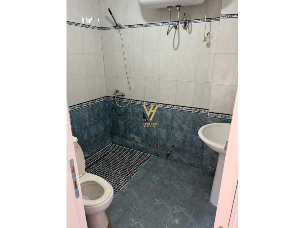 Jepet Apartament 2+1+2 me qera te Kompleksi Gener 2 100 m2 3