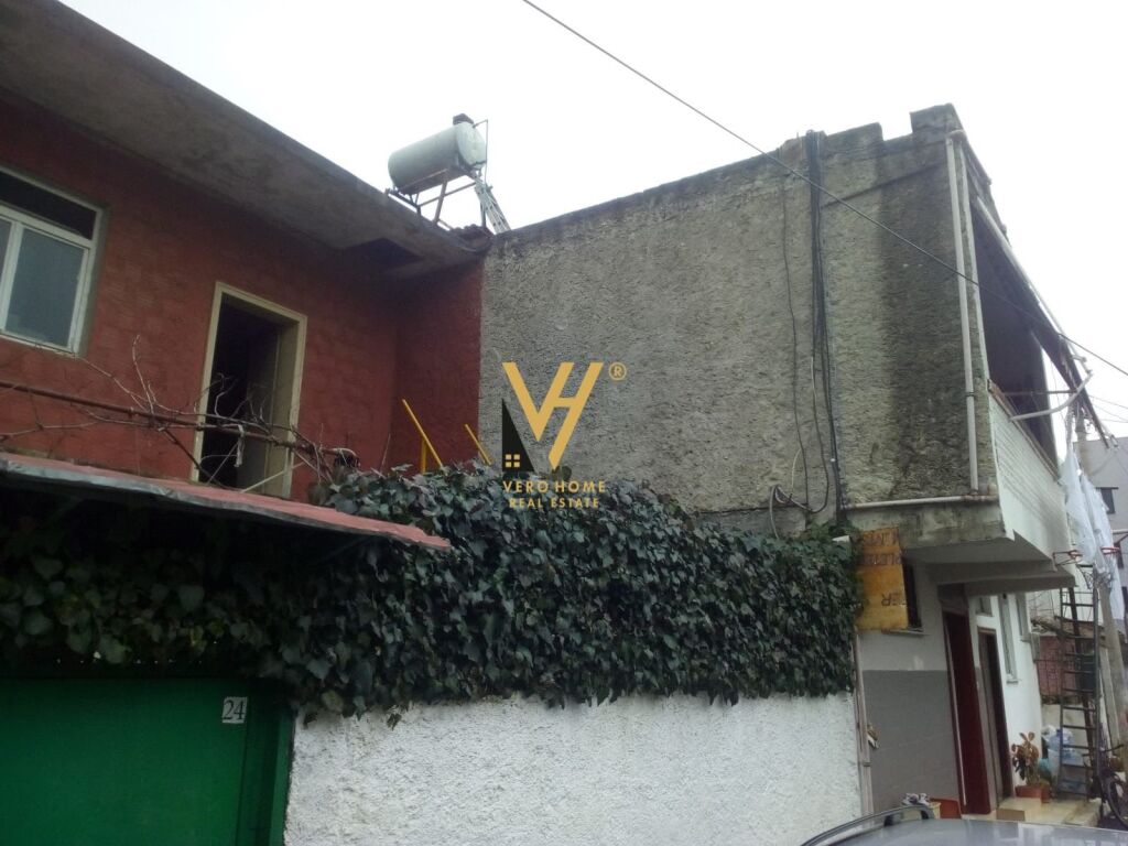 Shitet Vile dy kateshe te Zogu i Zi 89 m2 2