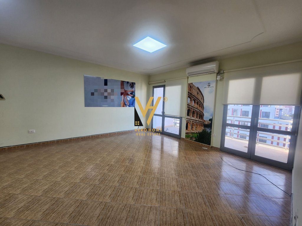 JEPET ZYRE 100 M2 ME QIRA TE ZOGU I ZI 800 EURO 2
