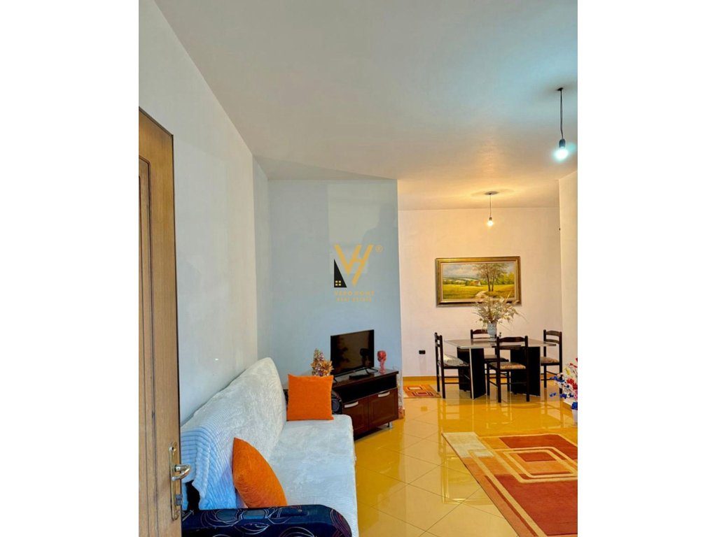 JEPET APARTAMENT 1+1 ME QIRA TE 21 DHJETORI 45.000 LEKE