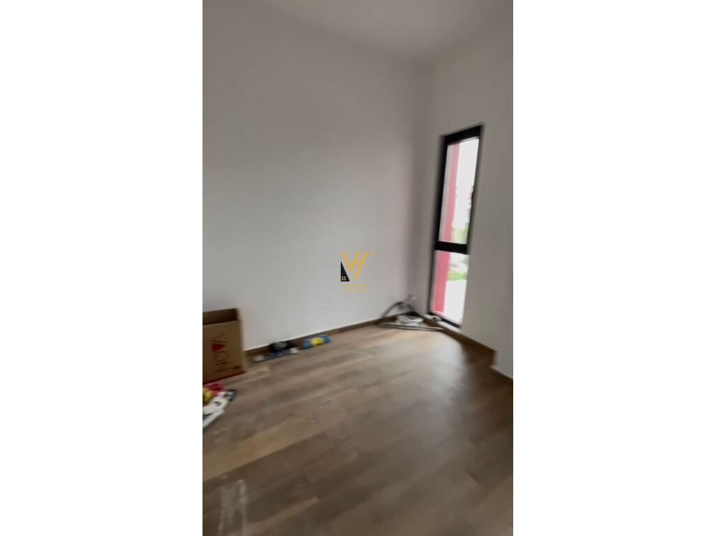 Jepet Zyre me qera te Kompleksi Arlis, Rruga e Dibres 122 m2 2