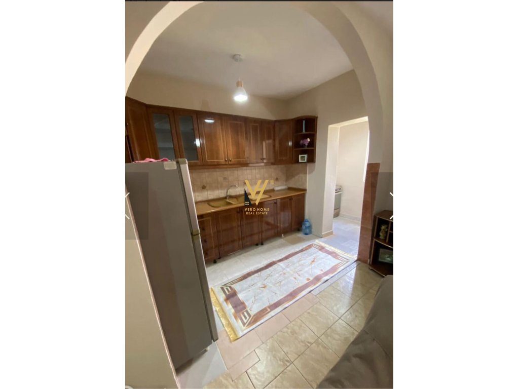 JEPET APARTAMENT 2+1 ME QERA TE RRUGA ALI VISHA 68.000 LEKE 2