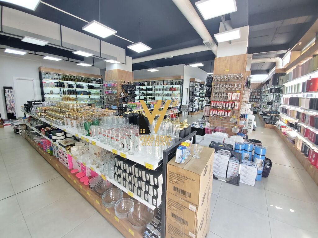 SHITET AMBIENT KOMERCIAL 413 M2 TE KOMUNA E PARISIT 1.600.000 EURO