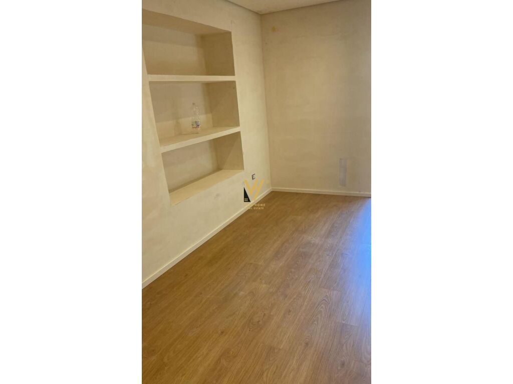 Jepet Zyre me qera te Rruga e Kavajes 91 m2