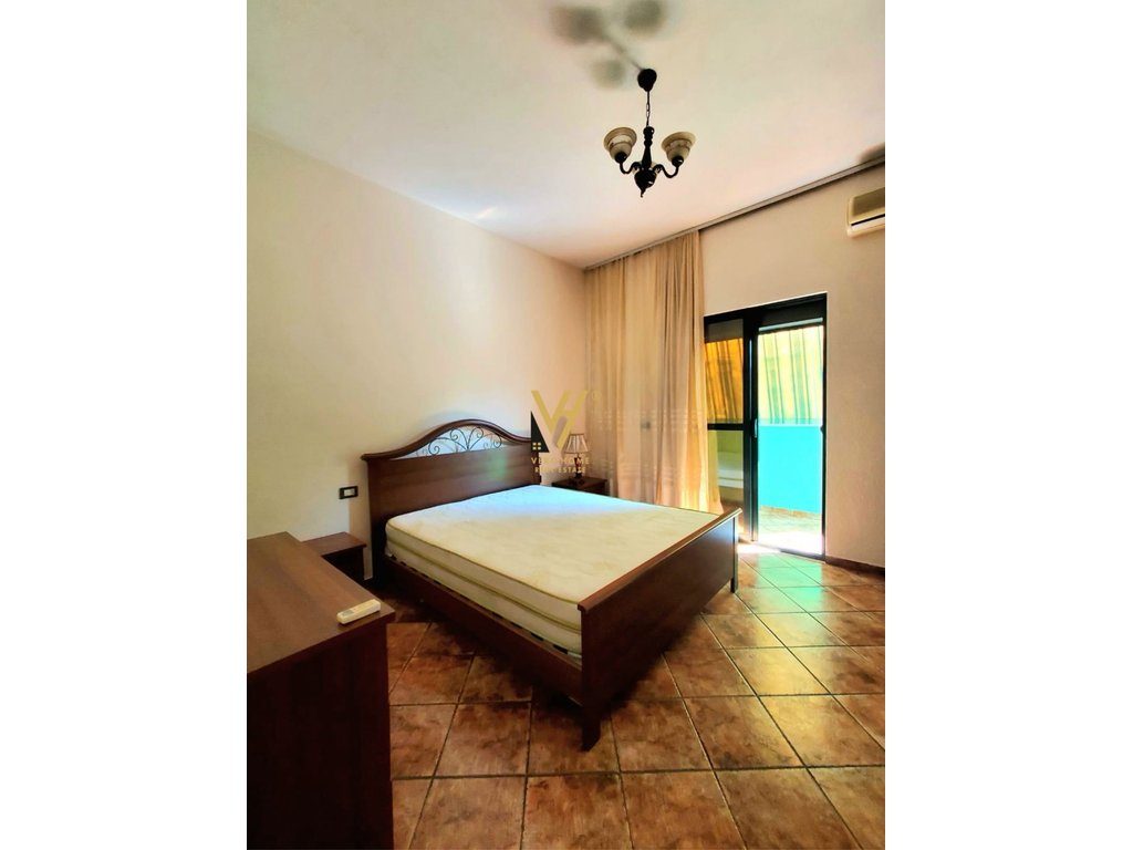 JEPET APARTAMENT 2+1+3BLK ME QIRA TE RRUGA E DURRESIT 60.000 LEKE 3