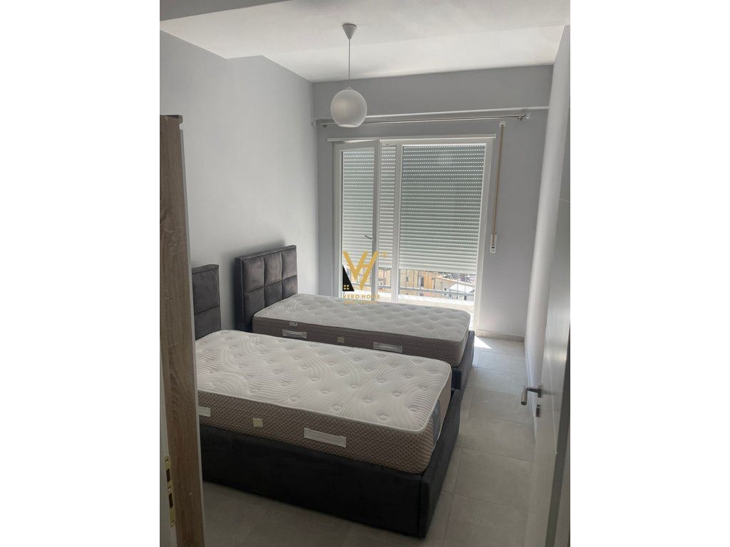 JEPET APARTAMENT 2+1+2+BLK ME QERA TE MARTENITETI I RI 700 EURO 3