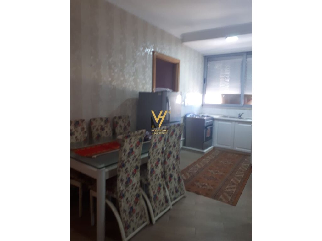 Shitet apartament 6+2+3 te Zogu i Zi 162 m2 2