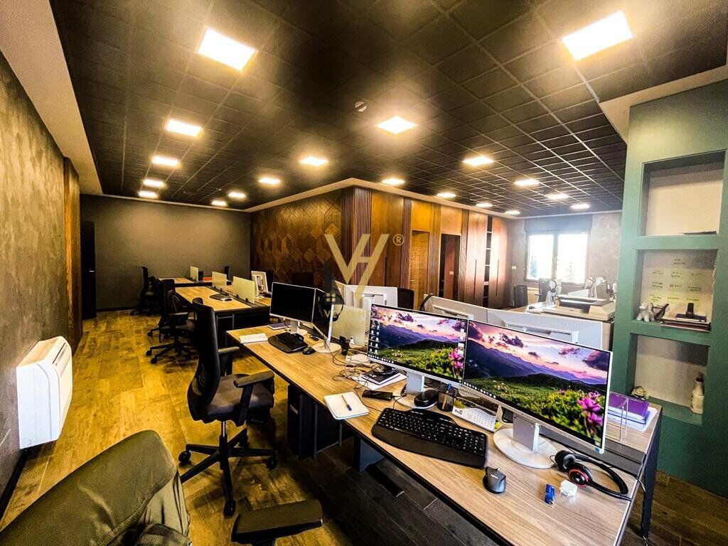 Jepet zyre me qera ne Bllok 220 m2