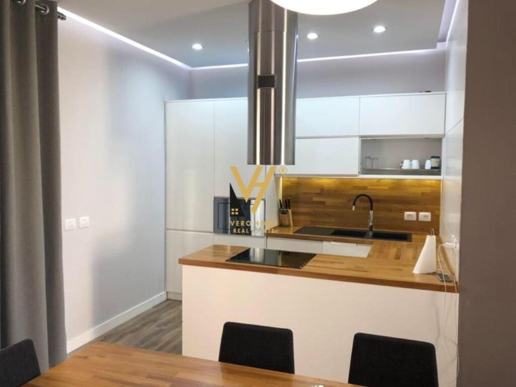 SHITET APARTAMENT 4+1+2 TE KOPESHTI BOTANIK 315.000 EURO 2